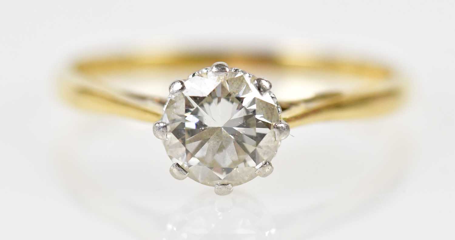 Lot 37 - An 18ct yellow gold platinum tipped diamond...