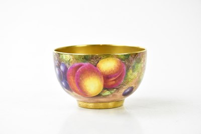 Lot 5410 - FREEMAN FOR ROYAL WORCESTER; a hand painted...