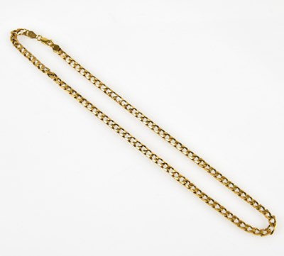 Lot 368 - A 9ct yellow gold curb link chain, length 48cm,...