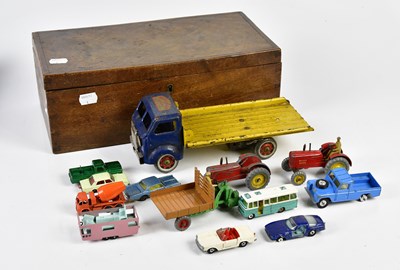 Lot 4576 - MECHANISED TRANSPORT; a clockwork model of a...