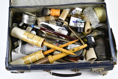 Lot 5094 - A small quantity of vintage paint brushes...