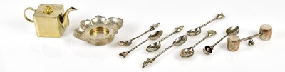Lot 2807 - A silver plated pedestal bowl, a cased set of...
