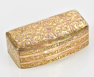 Lot 2040 - An early 19th century gold bow fronted snuff...