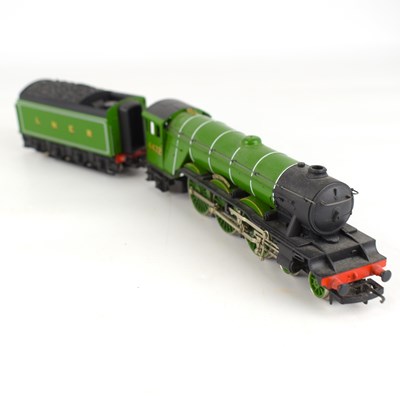 Lot 614 - HORNBY; a boxed OO gauge 'Flying Scotsman'...