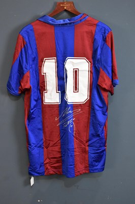Lot 5240 - DIEGO MARADONA; a signed Barcelona retro-style...