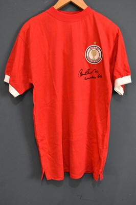 Lot 5216 - SIR BOBBY CHARLTON; an England World Cup...