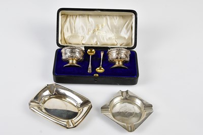 Lot 2206 - A pair of Edward VII small hallmarked silver...