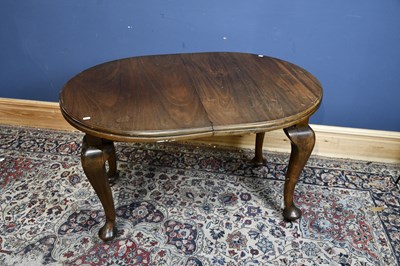 Lot 6653 - An early 20th century mahogany wind-out oval...