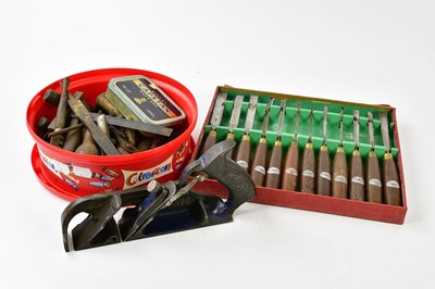 Lot 5095 - A small collection of woodworking tools to...