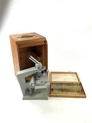 Lot 1449 - A modern microscope with Karl Zeiss lens, in...