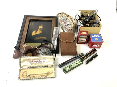 Lot 5051 - An assortment of collectors' items to include...