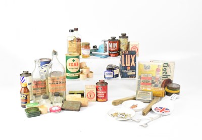 Lot 123 - A collectors' lot of mid-twentieth century...