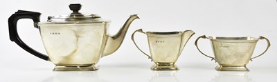 Lot 2089 - WILLIAM NEALE; a George V hallmarked silver...