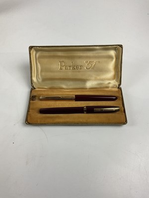 Lot 5013 - PARKER; a cased "57" fountain pen and a...