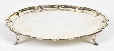 Lot 1024 - BARKER BROS; a George V hallmarked silver...