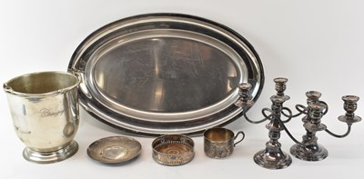 Lot 706 - A small quantity of silver plated items,...