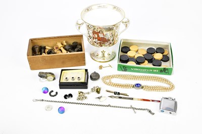 Lot 1158 - A small collection of costume jewellery to...
