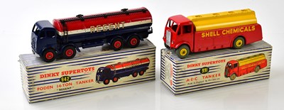 Lot 4466 - DINKY SUPERTOYS; two boxed models, 942 Foden...