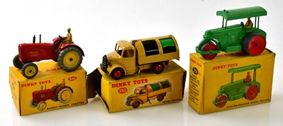 Lot 4454 - DINKY TOYS; three boxed model vehicles, 251...