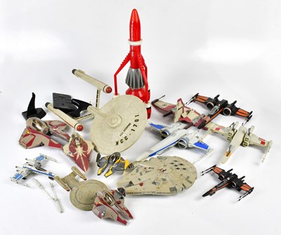 Lot 4620 - A small group of Star Wars and Star Trek built...