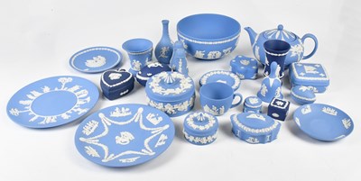 Lot 1299 - WEDGWOOD; a collection of jasperware including...