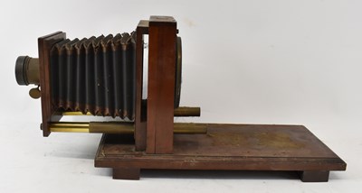 Lot 359 - An early 20th century photographic enlarger.