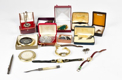Lot 1159 - A small quantity of costume jewellery, to...