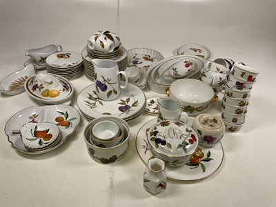 Lot 210 - ROYAL WORCESTER; a quantity of 'Evesham'...