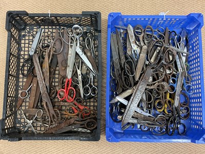 Lot 274 - A quantity of 19th and 20th century scissors...