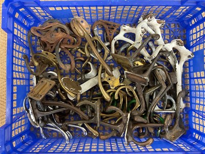 Lot 444 - A quantity of various brass and chrome coat...