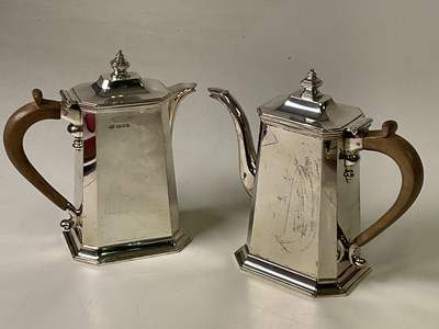Lot 286 - D & J WELBY; a pair of George V hallmarked...