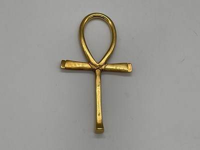 Lot 309 - A 22ct yellow gold Ankh, length 85mm, approx...