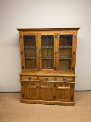 Lot 486 - An oak dresser cabinet, length 135cm, height...