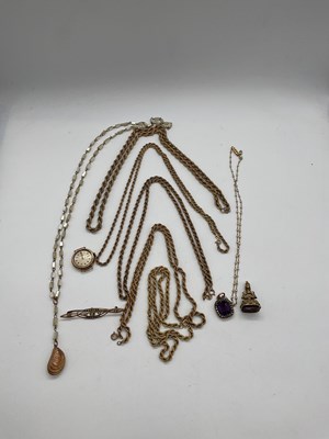 Lot 313 - A group of jewellery including rope twist...