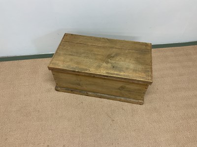 Lot 537 - A small pine work box, height 30cm, width 71cm,...