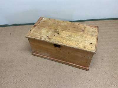 Lot 511 - A large pine storage chest, height 42cm, width...