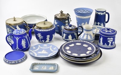 Lot 1280 - An extensive collection of Wedgwood Adams and...