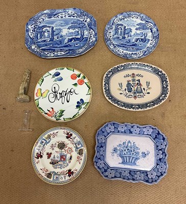 Lot 226 - A quantity of ceramic platters and plates...