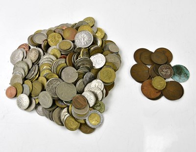 Lot 1190 - A small collection of British decimal coinage,...