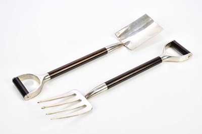 Lot 2130 - GARRARD & CO; an Elizabeth II hallmarked...