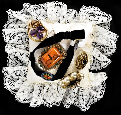 Lot 1617 - Four vintage costume jewellery brooches,...
