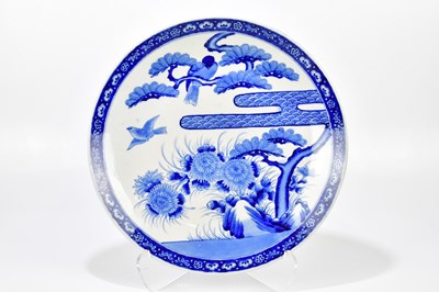 Lot 1351 - An early 20th century Japanese blue and white...