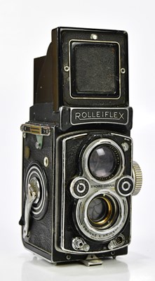 Lot 1399 - ROLLEIFLEX; a Rolleiflex TLR camera, serial...