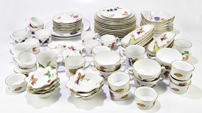Lot 1331 - ROYAL WORCESTER; a part tea and dinner service...