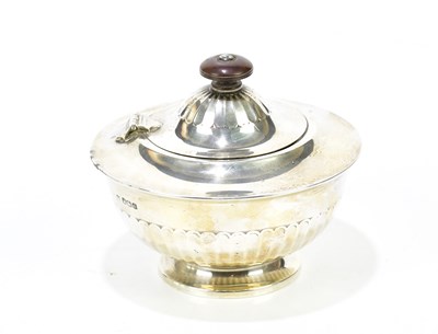 Lot 1045 - THOMAS BRADBURY & SONS; a George V hallmarked...