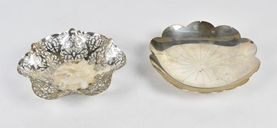 Lot 1030 - ROBERTS & BELK; an Elizabeth II hallmarked...