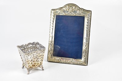 Lot 1052 - JAMES DEAKIN & SONS; an Edward VII hallmarked...