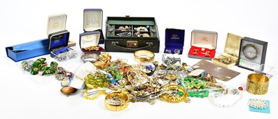 Lot 1149 - A large quantity of assorted costume jewellery...