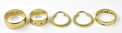 Lot 1125 - Two 9ct yellow gold wedding bands, sizes S 1/2...