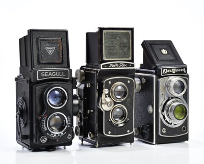 Lot 1414 - Three TLR cameras, to include a Seagull medium...